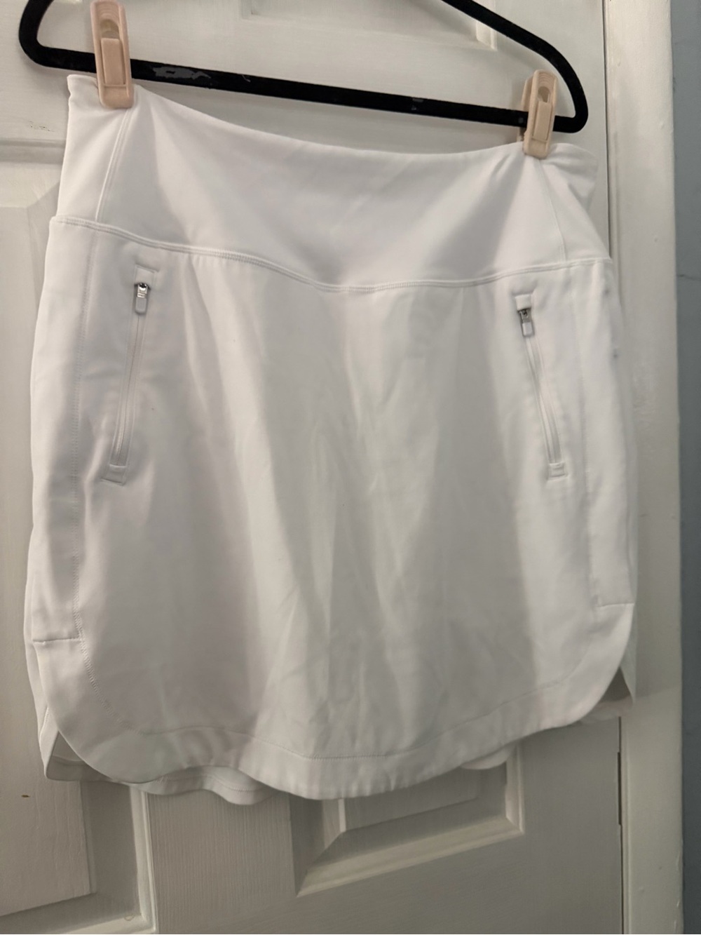 Athleta Fairway 18” White Golf Skort Size Large Zip Pockets